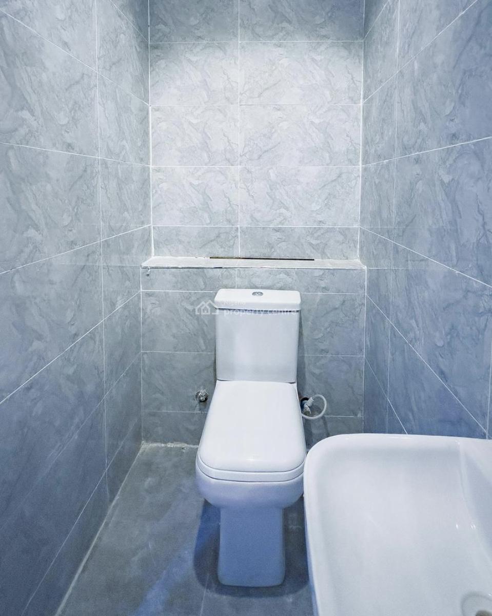 Contemporary 2 Bedroom Apartment with Central Gas System and Gym House, Lekki Phase 1, Lekki, Lagos, Flat / Apartment for Rent