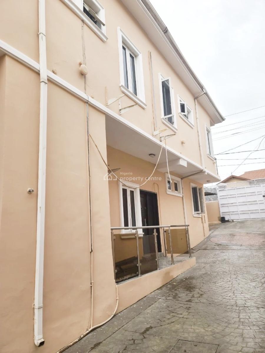 a Well Maintained Spacious 4 Bedroom Terrace Duplex with Bq, Gra Phase 2, Magodo, Lagos, Terraced Duplex for Rent