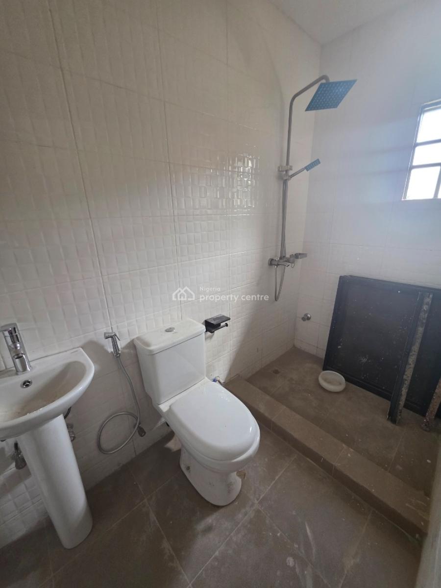 a Well Spacious 3 Bedroom Flat, Ebitu Ukiwe Street, Jabi, Abuja, Flat / Apartment for Rent