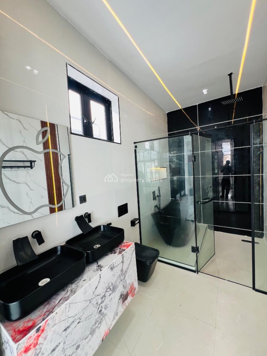 5 Bedroom & Bq Full Detached, Ikota, Lekki, Lagos, Detached Duplex for Sale