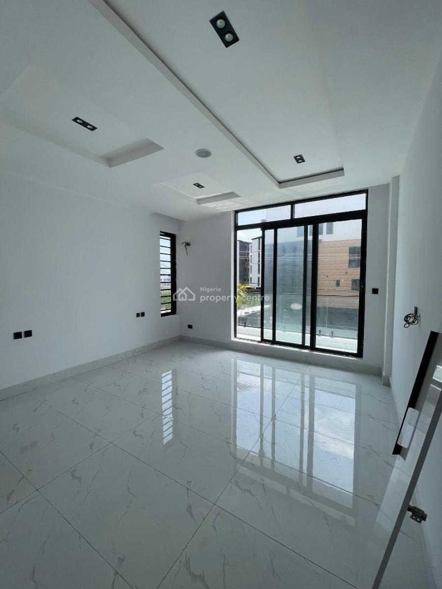 Own This Stylish 2 Bedroom Apartment Perfect for Living Or Investment, Lekki Phase 1, Lekki, Lagos, Flat / Apartment for Sale