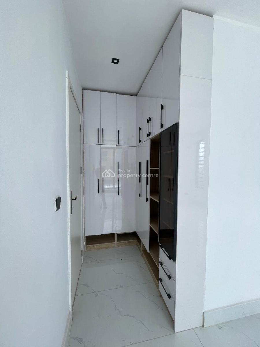 Own This Stylish 2 Bedroom Apartment Perfect for Living Or Investment, Lekki Phase 1, Lekki, Lagos, Flat / Apartment for Sale