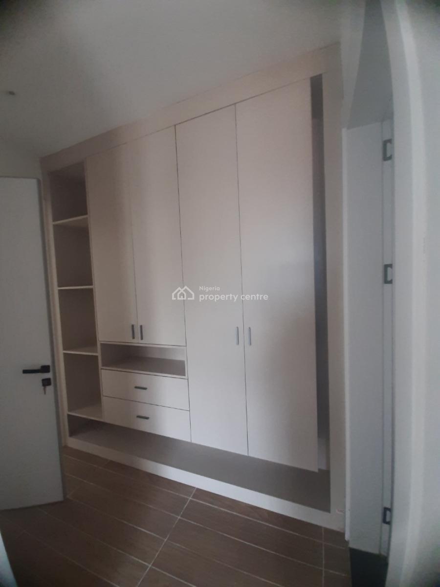 Serviced with 24/7 Power Supply 2 Bedroom En-suite Apartment, Victoria Island (vi), Lagos, Flat / Apartment for Rent