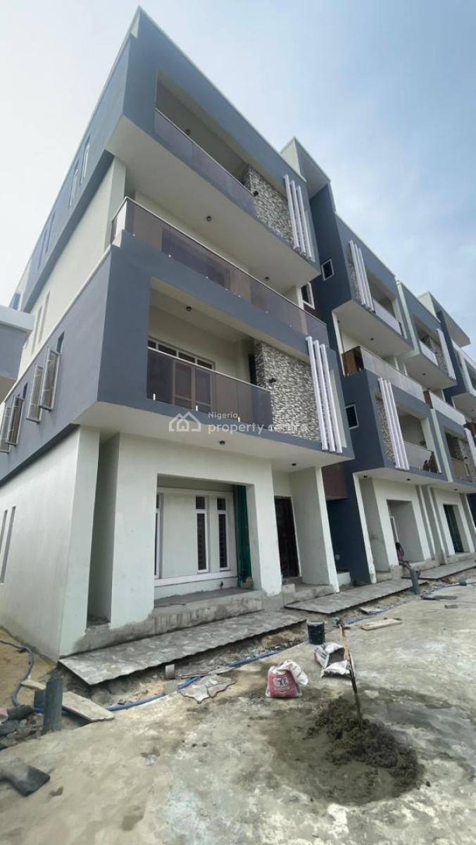 a Nice 2 Bedroom Maisonette with Bq, Lekki Phase 1, Lekki, Lagos, Flat / Apartment for Sale