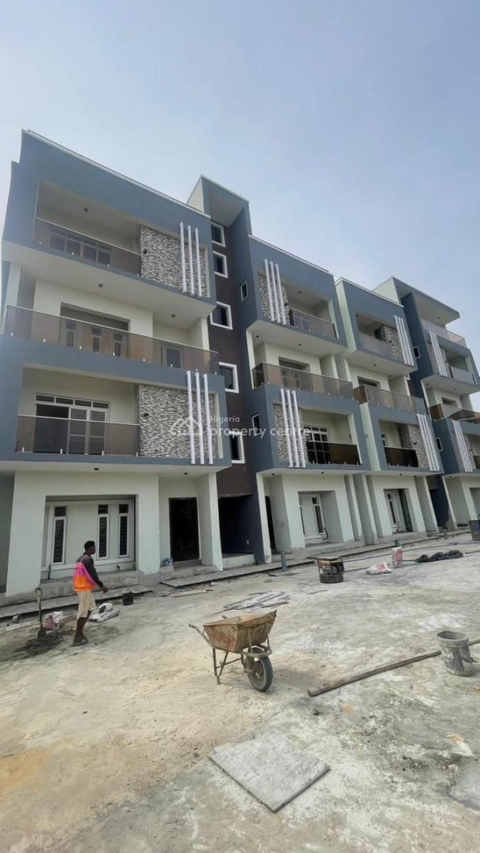 a Nice 2 Bedroom Maisonette with Bq, Lekki Phase 1, Lekki, Lagos, Flat / Apartment for Sale