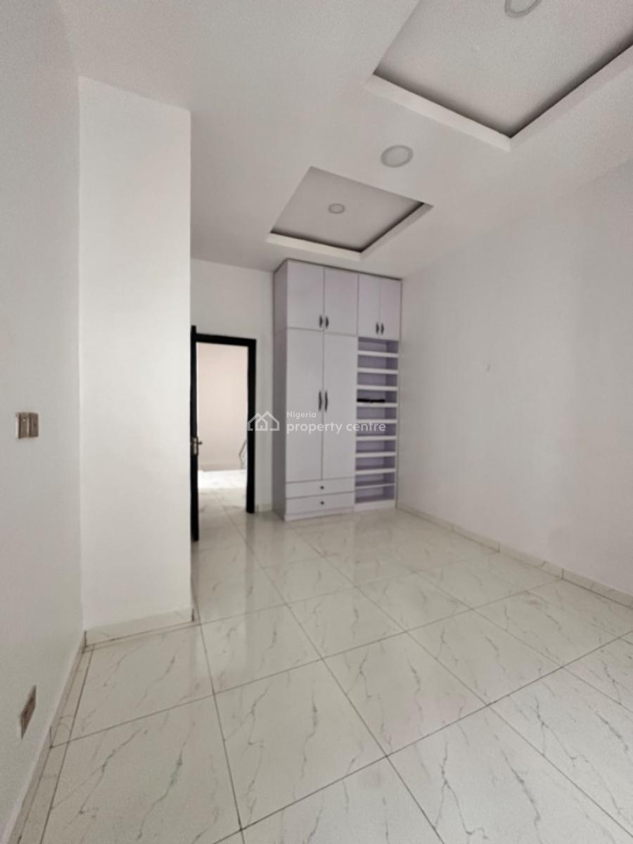 Clean and Spacious 4 Bedroom Semidetached House with Bq, Oral Estate, Lekki, Lagos, Semi-detached Duplex for Rent
