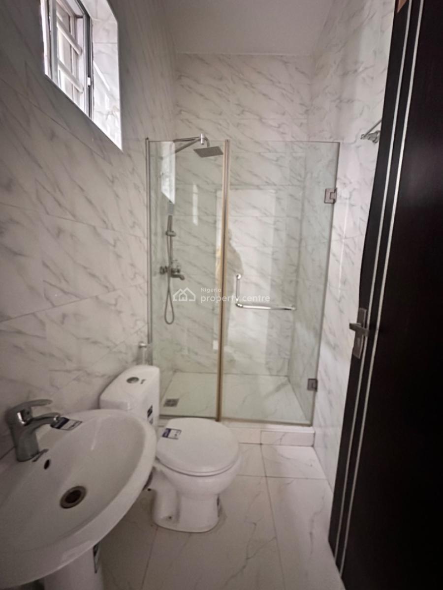 Clean and Spacious 4 Bedroom Semidetached House with Bq, Oral Estate, Lekki, Lagos, Semi-detached Duplex for Rent