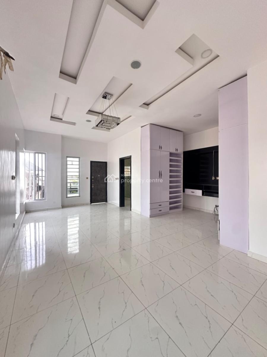 Clean and Spacious 4 Bedroom Semidetached House with Bq, Oral Estate, Lekki, Lagos, Semi-detached Duplex for Rent