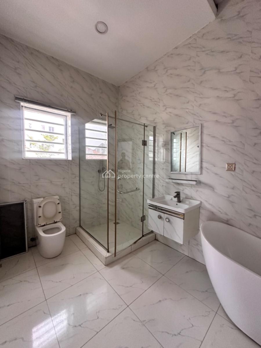 Clean and Spacious 4 Bedroom Semidetached House with Bq, Oral Estate, Lekki, Lagos, Semi-detached Duplex for Rent