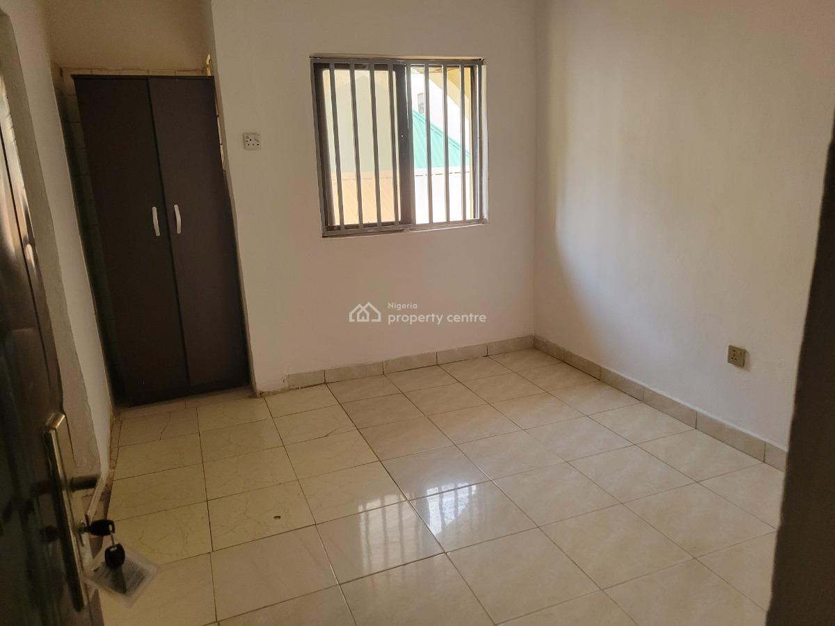 Spacious 4 Bedroom Flat, Area 1, Garki, Abuja, Flat / Apartment for Rent