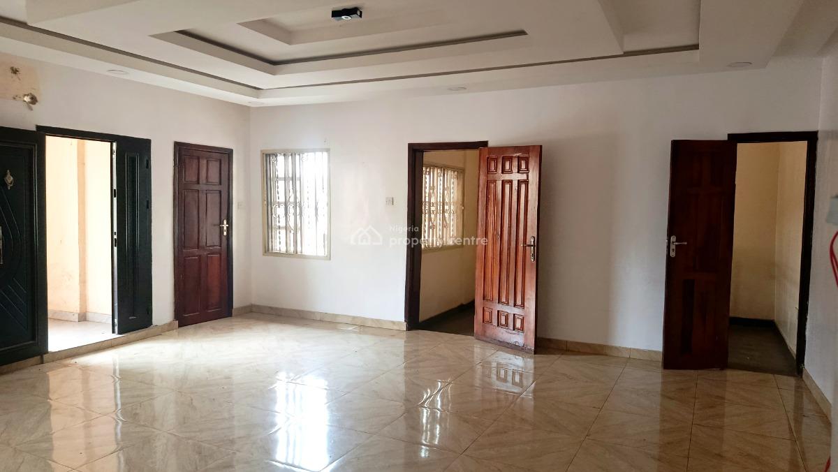 Exclusive All En-suite 3 Bedroom Flat, Upstairs, By Bashir Shittu Avenue, Gra Phase 2, Magodo, Lagos, Flat / Apartment for Rent