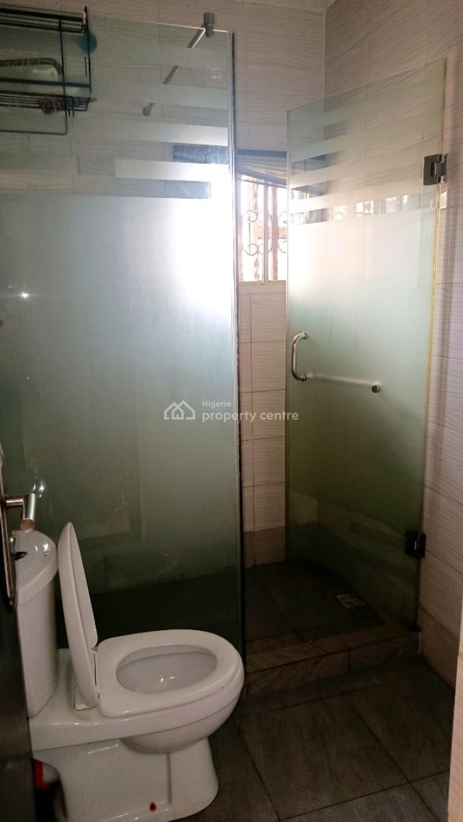 Exclusive All En-suite 3 Bedroom Flat, Upstairs, By Bashir Shittu Avenue, Gra Phase 2, Magodo, Lagos, Flat / Apartment for Rent
