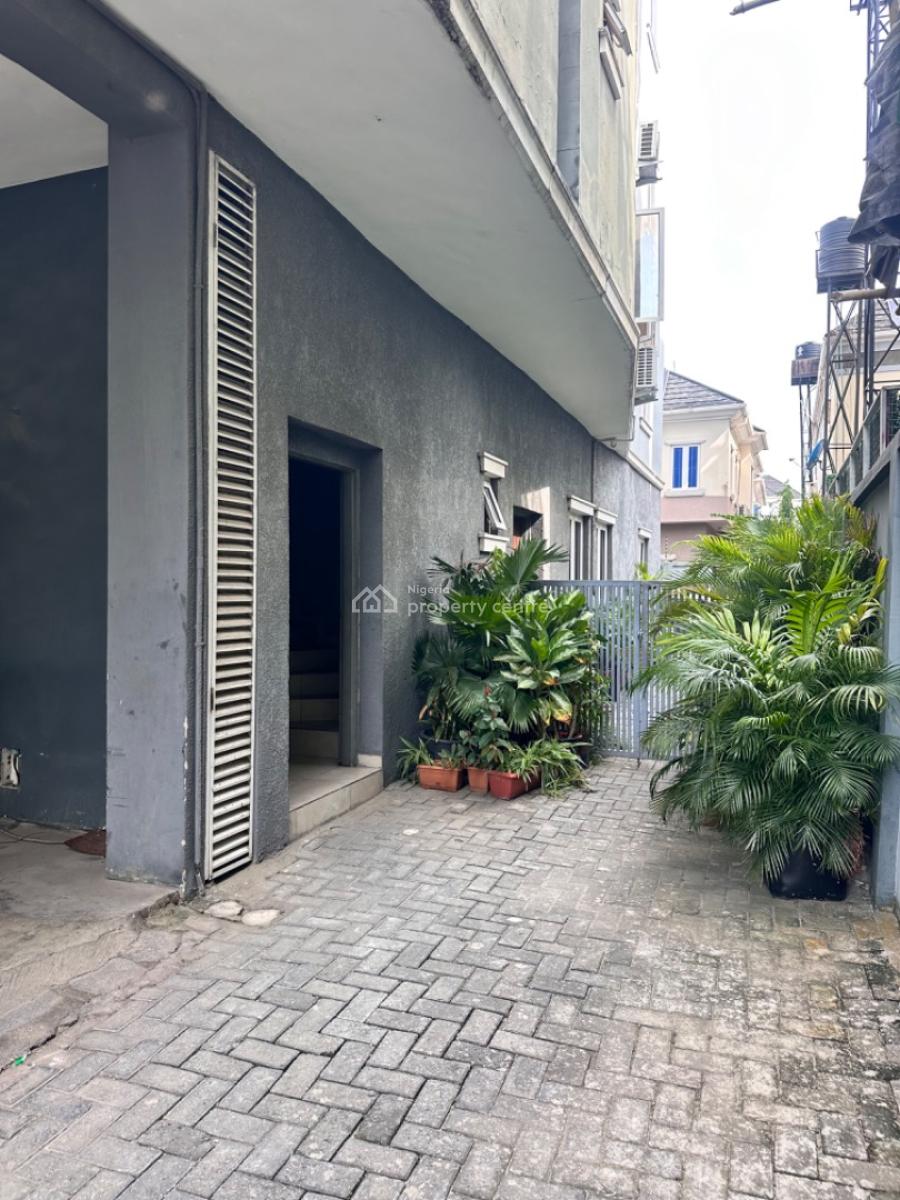 Spacious 6bedroom Flat, Oral Estate, Lekki, Lagos, Terraced Bungalow for Rent