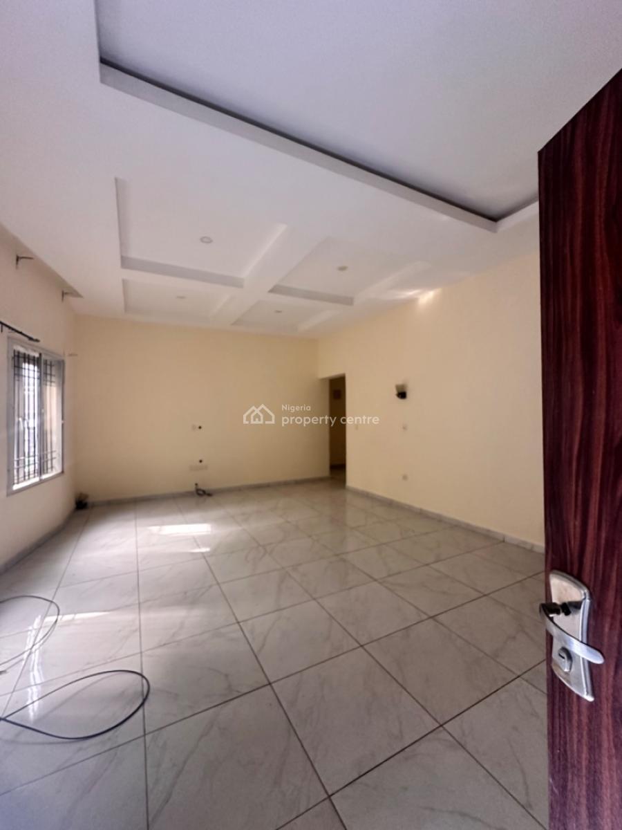 Spacious 6bedroom Flat, Oral Estate, Lekki, Lagos, Terraced Bungalow for Rent