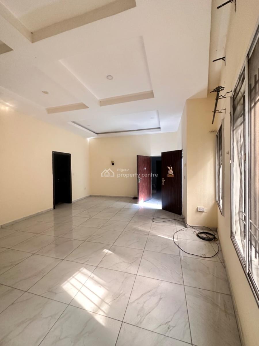 Spacious 6bedroom Flat, Oral Estate, Lekki, Lagos, Terraced Bungalow for Rent
