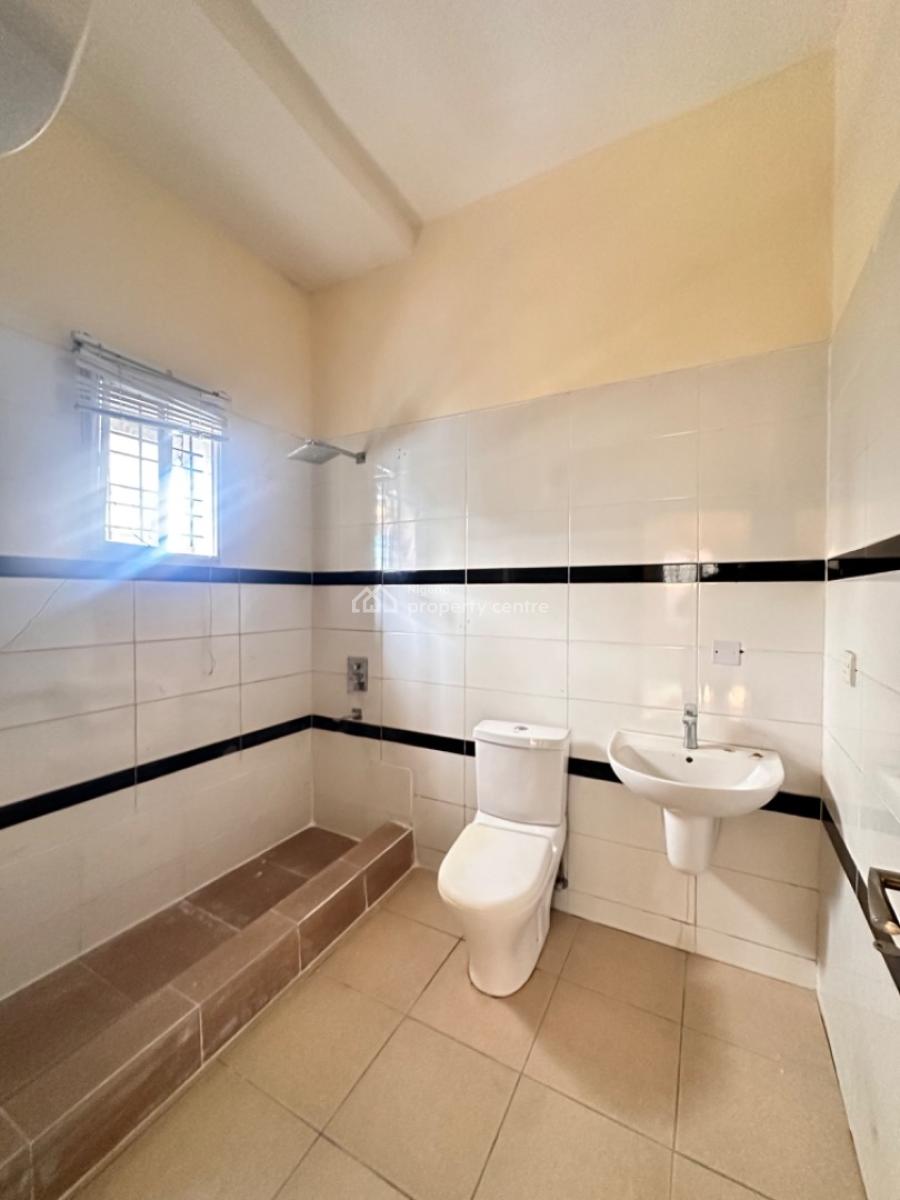 Spacious 6bedroom Flat, Oral Estate, Lekki, Lagos, Terraced Bungalow for Rent