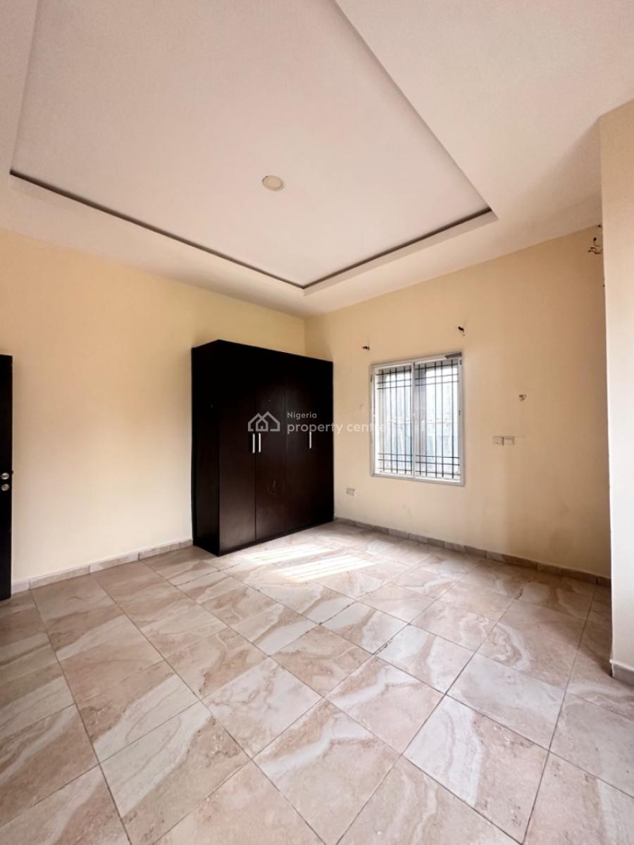 Spacious 6bedroom Flat, Oral Estate, Lekki, Lagos, Terraced Bungalow for Rent