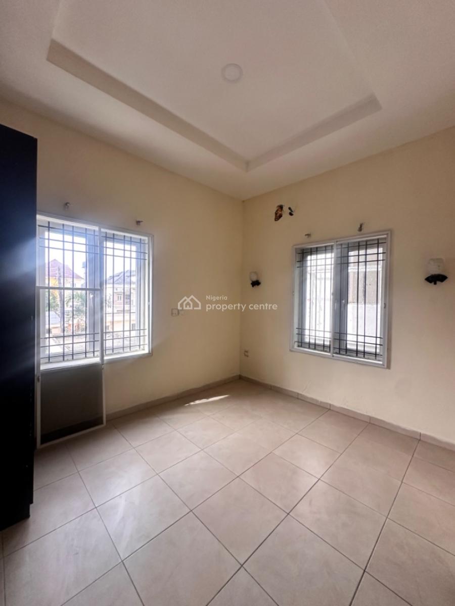 Spacious 6bedroom Flat, Oral Estate, Lekki, Lagos, Terraced Bungalow for Rent