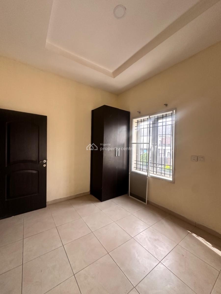 Spacious 6bedroom Flat, Oral Estate, Lekki, Lagos, Terraced Bungalow for Rent