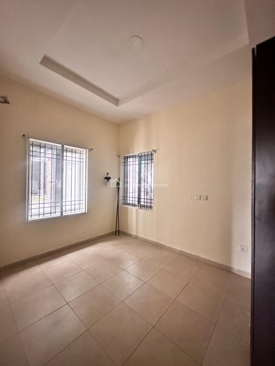 Spacious 6bedroom Flat, Oral Estate, Lekki, Lagos, Terraced Bungalow for Rent