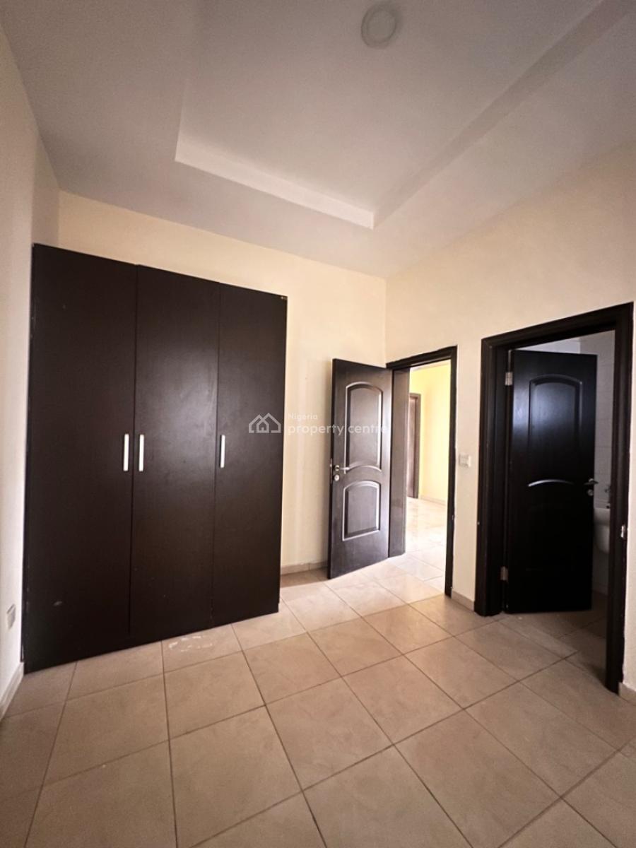 Spacious 6bedroom Flat, Oral Estate, Lekki, Lagos, Terraced Bungalow for Rent