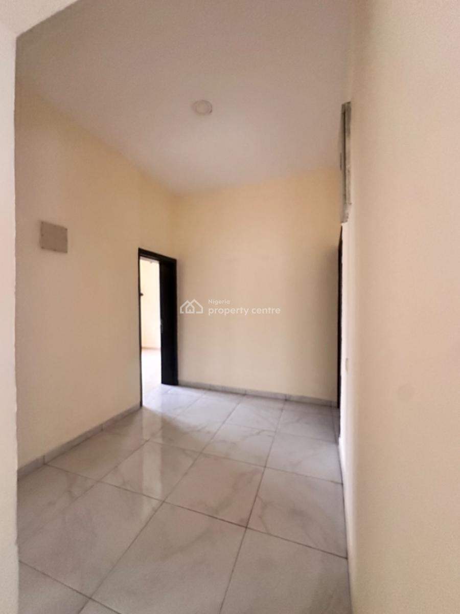Spacious 6bedroom Flat, Oral Estate, Lekki, Lagos, Terraced Bungalow for Rent