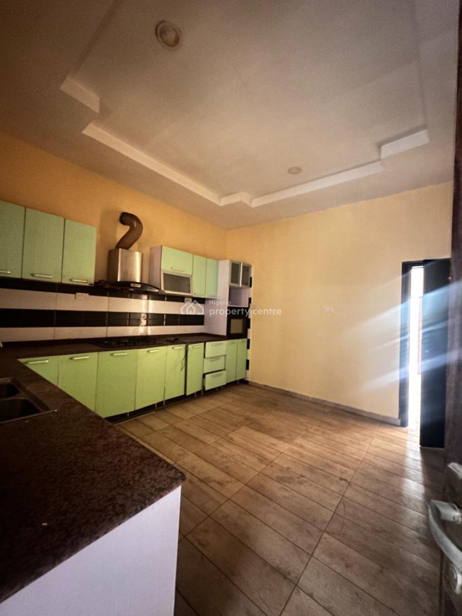 Spacious 6bedroom Flat, Oral Estate, Lekki, Lagos, Terraced Bungalow for Rent
