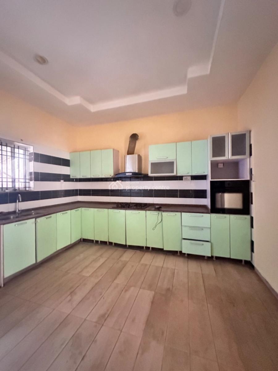 Spacious 6bedroom Flat, Oral Estate, Lekki, Lagos, Terraced Bungalow for Rent
