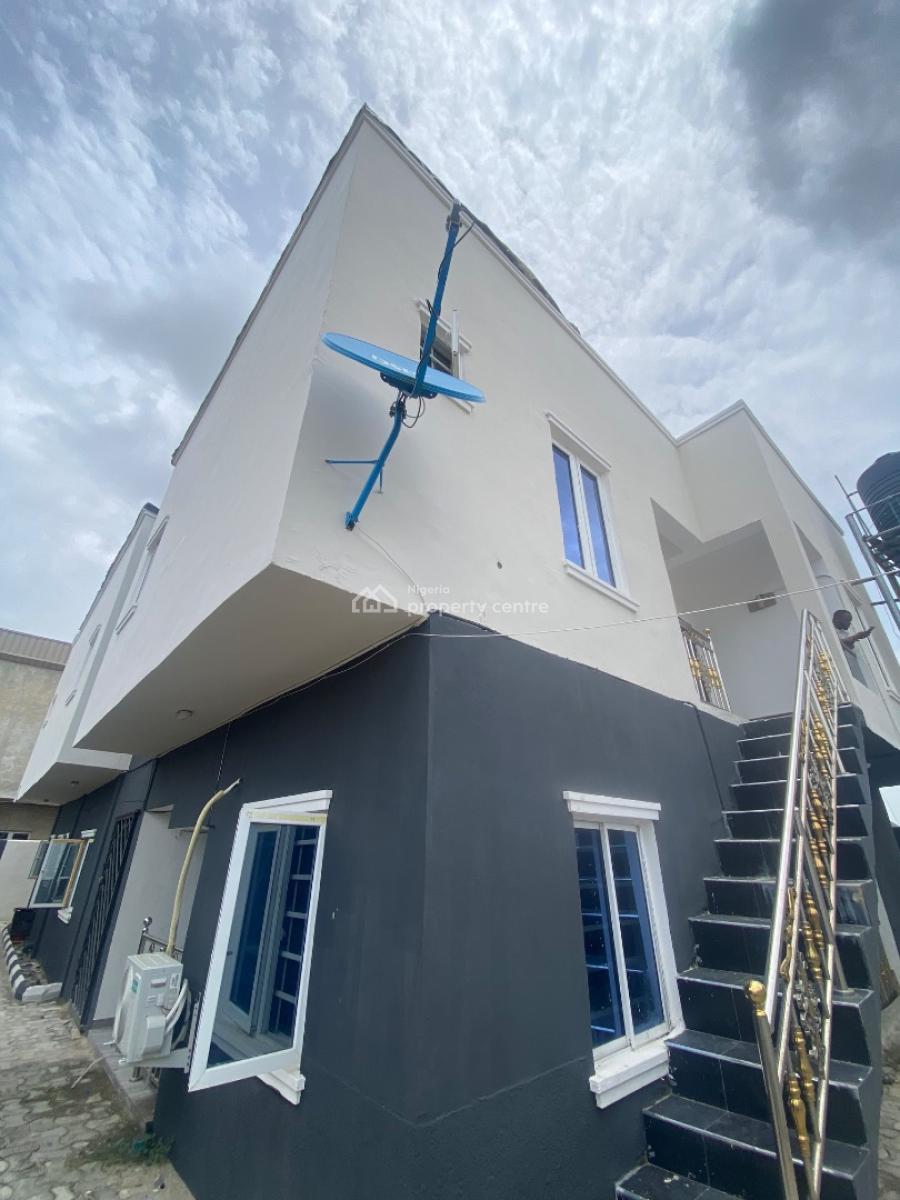 Brand New Luxury 2 Bedroom Apartment Upstairs, Off Monastery Road By White Dove School Shoprite Sangotedo, Sangotedo, Ajah, Lagos, Flat / Apartment for Rent