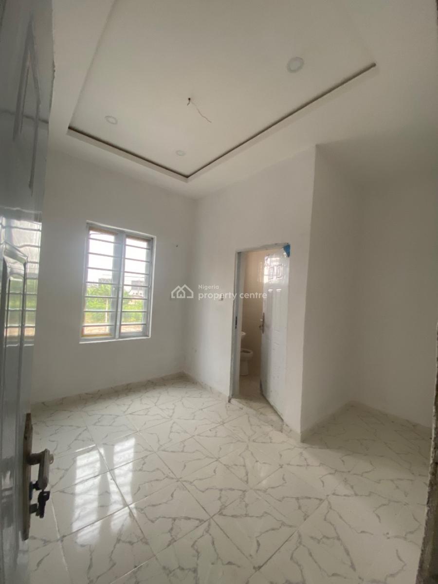Brand New Luxury 2 Bedroom Apartment Upstairs, Off Monastery Road By White Dove School Shoprite Sangotedo, Sangotedo, Ajah, Lagos, Flat / Apartment for Rent