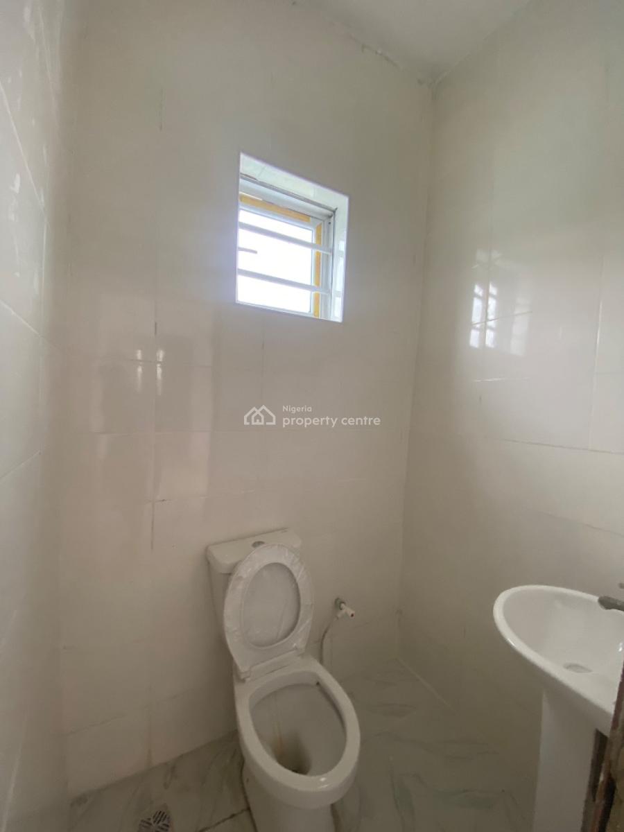 Brand New Luxury 2 Bedroom Apartment Upstairs, Off Monastery Road By White Dove School Shoprite Sangotedo, Sangotedo, Ajah, Lagos, Flat / Apartment for Rent