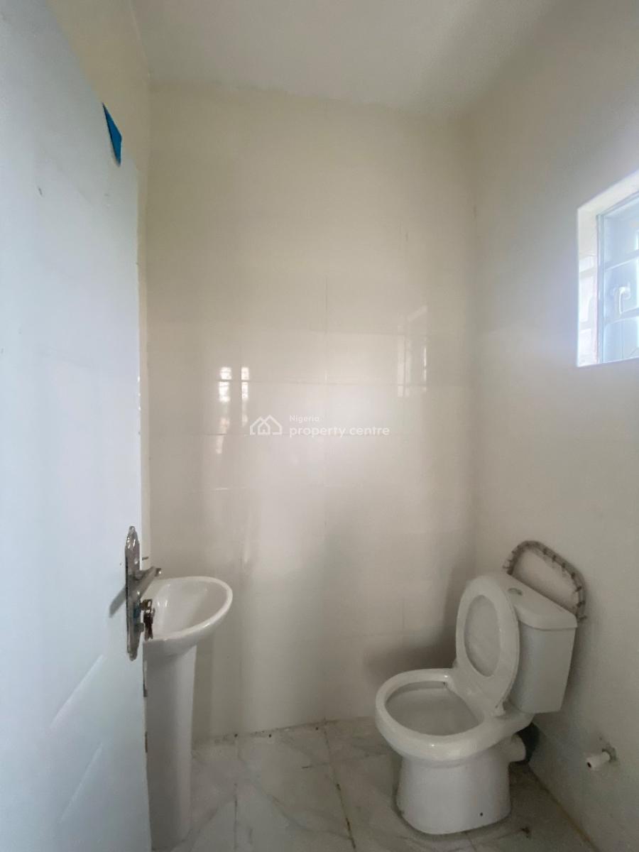 Brand New Luxury 2 Bedroom Apartment Upstairs, Off Monastery Road By White Dove School Shoprite Sangotedo, Sangotedo, Ajah, Lagos, Flat / Apartment for Rent