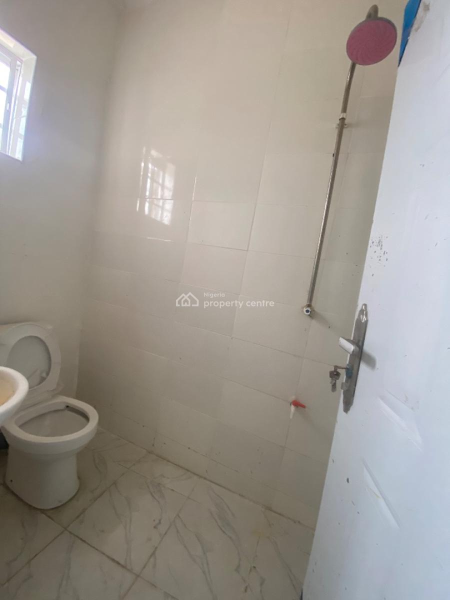 Brand New Luxury 2 Bedroom Apartment Upstairs, Off Monastery Road By White Dove School Shoprite Sangotedo, Sangotedo, Ajah, Lagos, Flat / Apartment for Rent