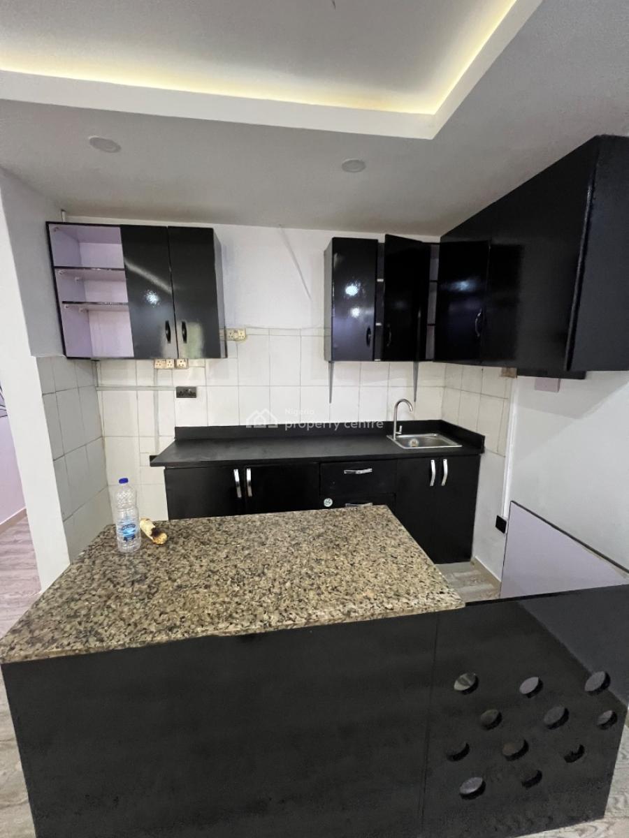 Spacious and Serviced Mini Flat (upstairs) with Massive Balcony, Olabanji Olajide, Lekki Phase 1, Lekki, Lagos, Mini Flat (room and Parlour) for Rent