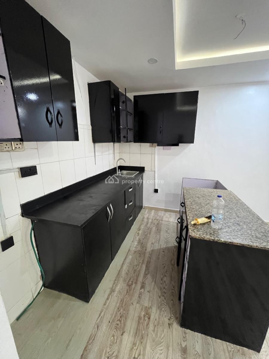 Spacious and Serviced Mini Flat (upstairs) with Massive Balcony, Olabanji Olajide, Lekki Phase 1, Lekki, Lagos, Mini Flat (room and Parlour) for Rent