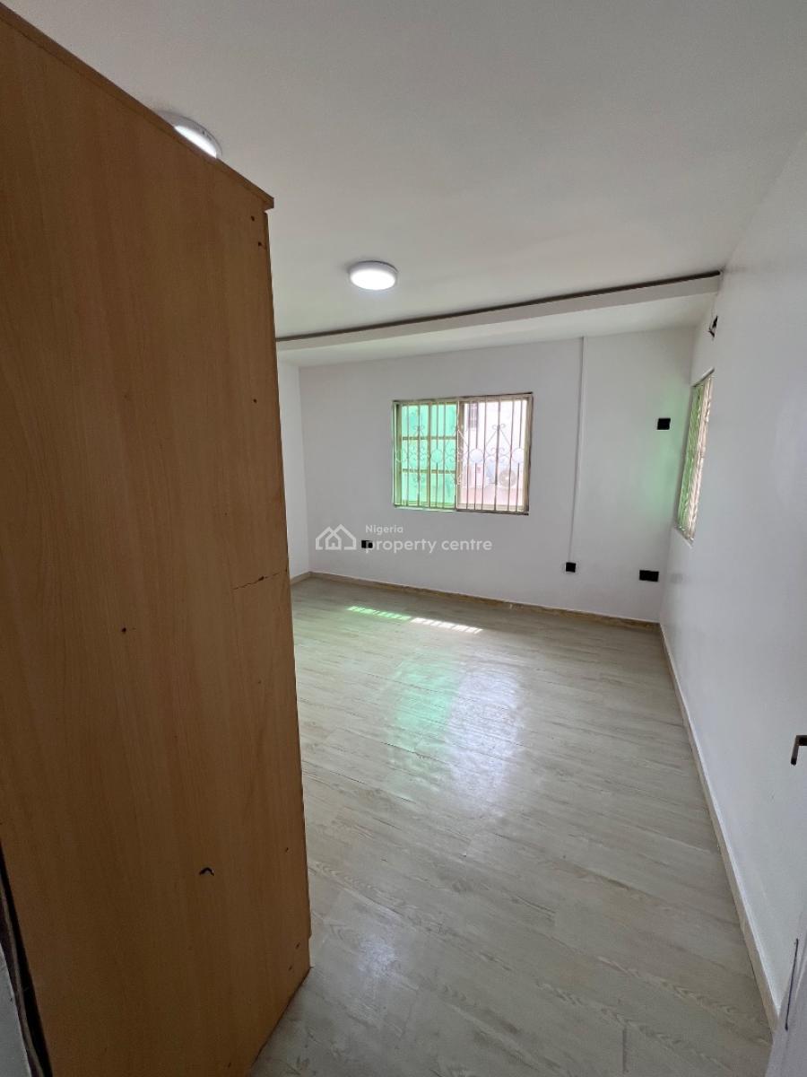 Spacious and Serviced Mini Flat (upstairs) with Massive Balcony, Olabanji Olajide, Lekki Phase 1, Lekki, Lagos, Mini Flat (room and Parlour) for Rent