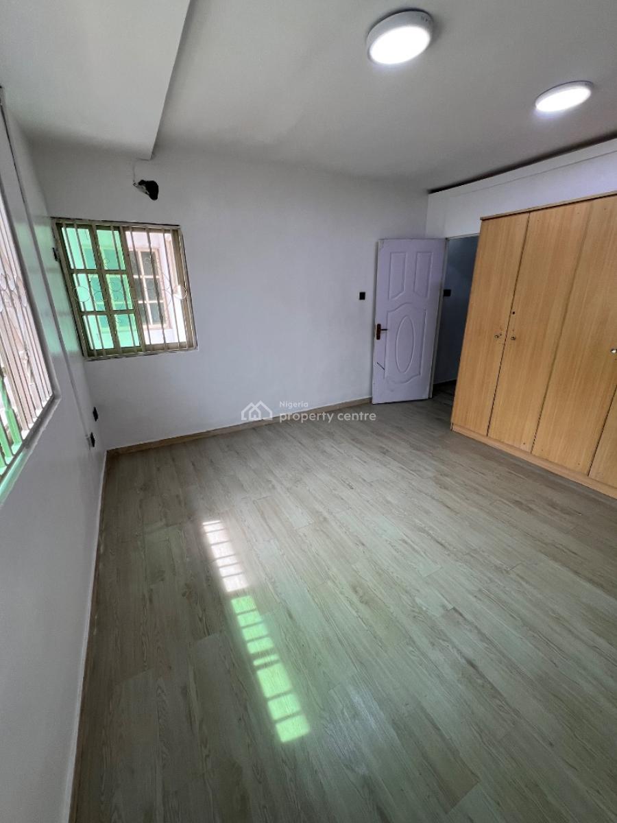 Spacious and Serviced Mini Flat (upstairs) with Massive Balcony, Olabanji Olajide, Lekki Phase 1, Lekki, Lagos, Mini Flat (room and Parlour) for Rent