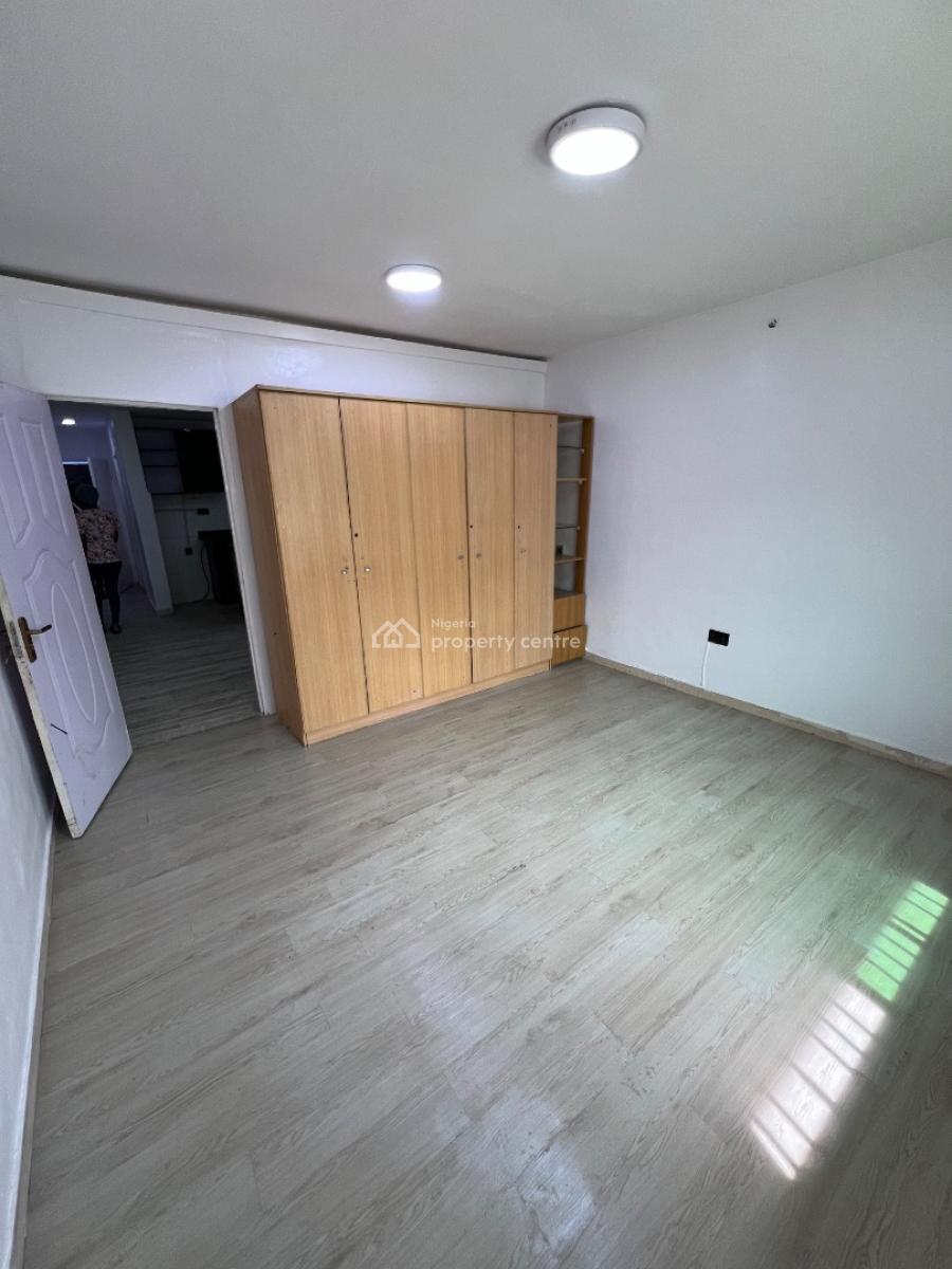 Spacious and Serviced Mini Flat (upstairs) with Massive Balcony, Olabanji Olajide, Lekki Phase 1, Lekki, Lagos, Mini Flat (room and Parlour) for Rent