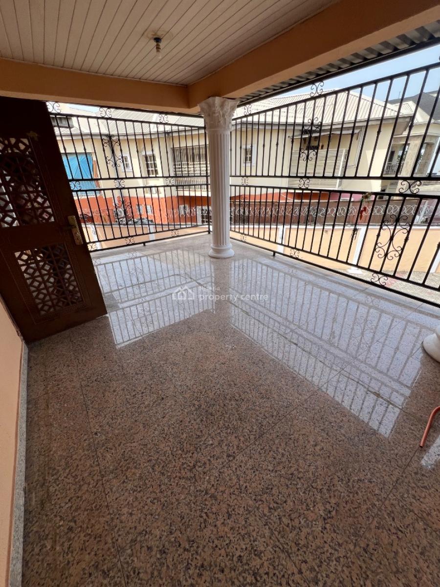 Spacious and Serviced Mini Flat (upstairs) with Massive Balcony, Olabanji Olajide, Lekki Phase 1, Lekki, Lagos, Mini Flat (room and Parlour) for Rent