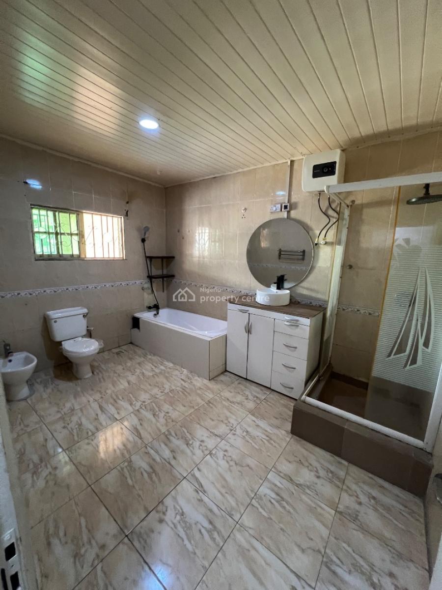 Spacious and Serviced Mini Flat (upstairs) with Massive Balcony, Olabanji Olajide, Lekki Phase 1, Lekki, Lagos, Mini Flat (room and Parlour) for Rent