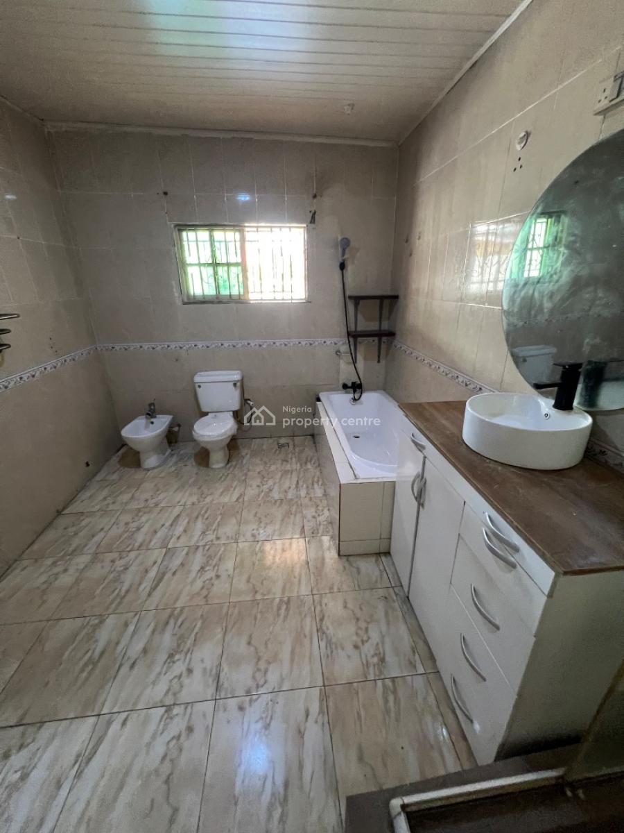 Spacious and Serviced Mini Flat (upstairs) with Massive Balcony, Olabanji Olajide, Lekki Phase 1, Lekki, Lagos, Mini Flat (room and Parlour) for Rent