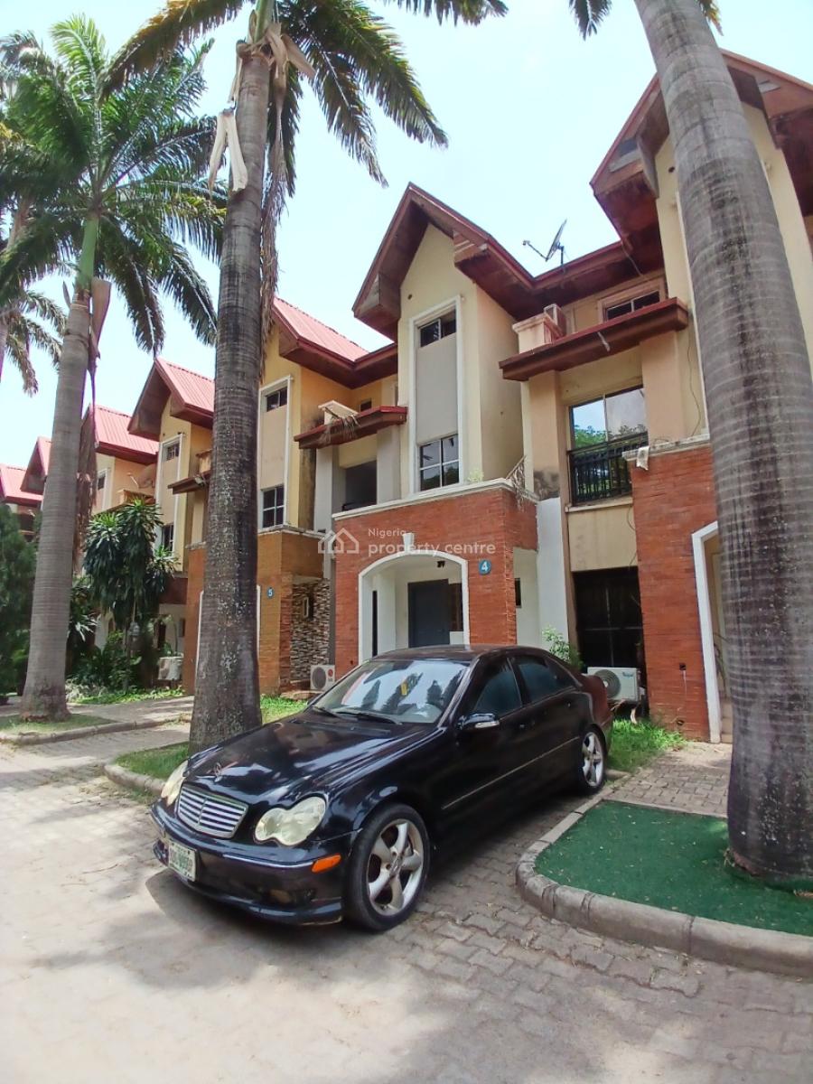 Under Renovation 3 Bedroom Terrace Duplex with 1room Bq, Wuse 2 Abuja Diplomatic Zone, Wuse 2, Abuja, Terraced Duplex for Rent