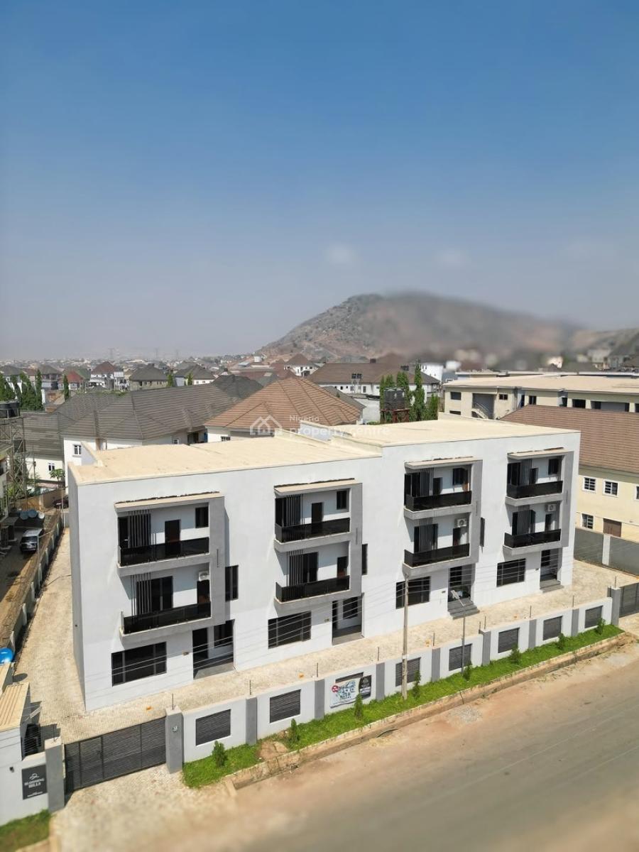 Exquisite 5 Bedrooms Spacious & Serviced Duplex,bq, Greenery,, Secured Neighborhood, Good Access Road, Dawaki, Gwarinpa, Abuja, Terraced Duplex for Sale