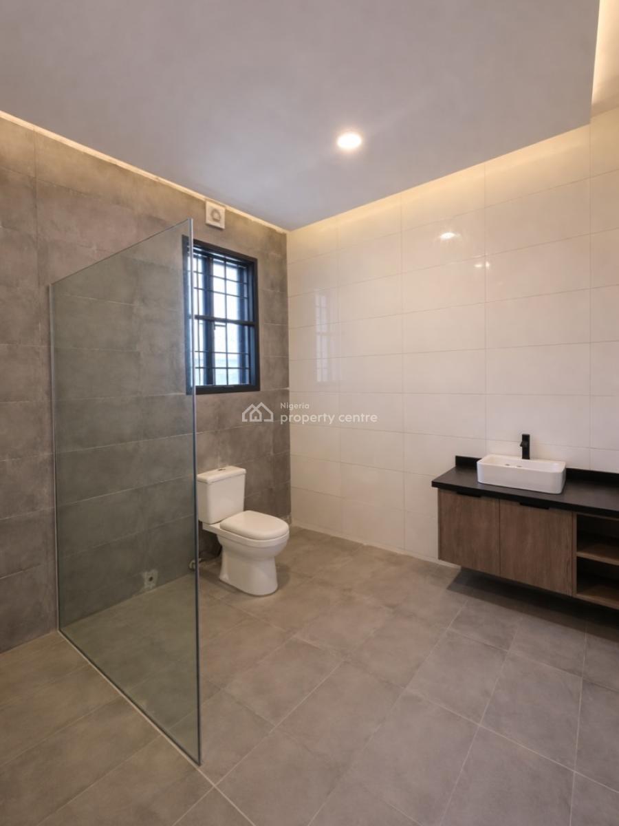 Exquisite 5 Bedrooms Spacious & Serviced Duplex,bq, Greenery,, Secured Neighborhood, Good Access Road, Dawaki, Gwarinpa, Abuja, Terraced Duplex for Sale