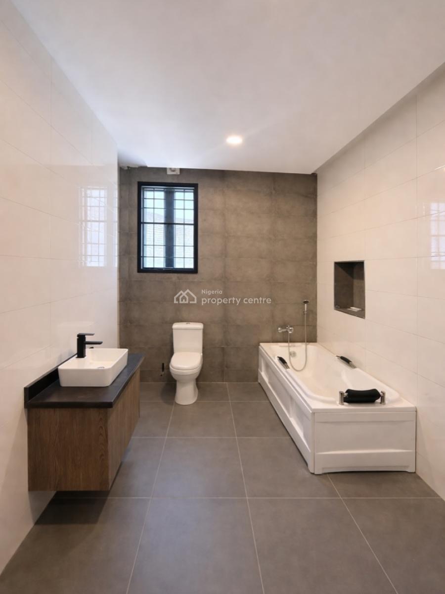 Exquisite 5 Bedrooms Spacious & Serviced Duplex,bq, Greenery,, Secured Neighborhood, Good Access Road, Dawaki, Gwarinpa, Abuja, Terraced Duplex for Sale