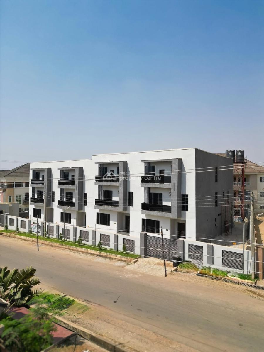 Exquisite 5 Bedrooms Spacious & Serviced Duplex,bq, Greenery,, Secured Neighborhood, Good Access Road, Dawaki, Gwarinpa, Abuja, Terraced Duplex for Sale