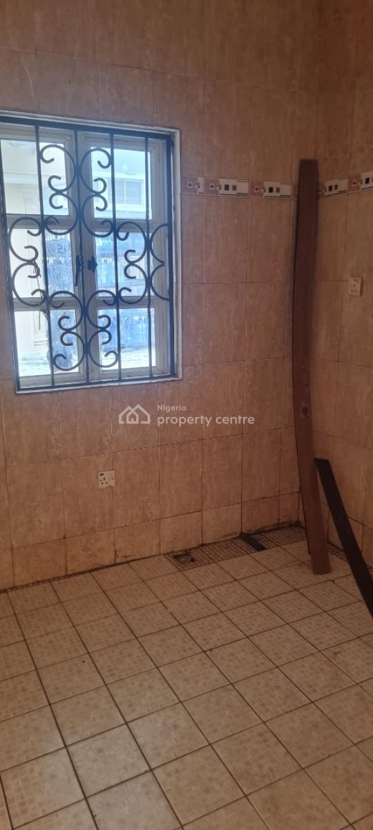 a Commercial Building of 5brm Duplex with Additional 4rooms Upstair, Off Coastal Road Ikate, Lekki, Lagos, Hotel / Guest House for Rent