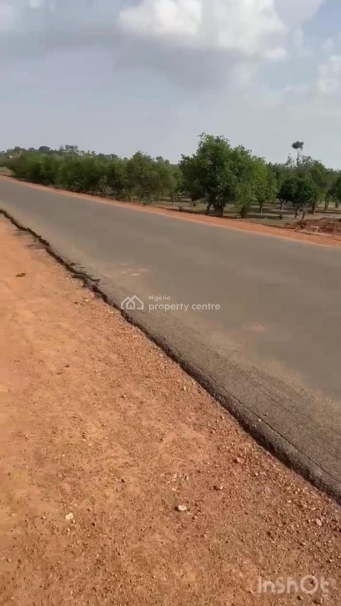 Apo Wasa --- 1st Plot By The Express  3.9 Hectares  ₦1.3b C of O, Wasa, Apo, Abuja, Mixed-use Land for Sale