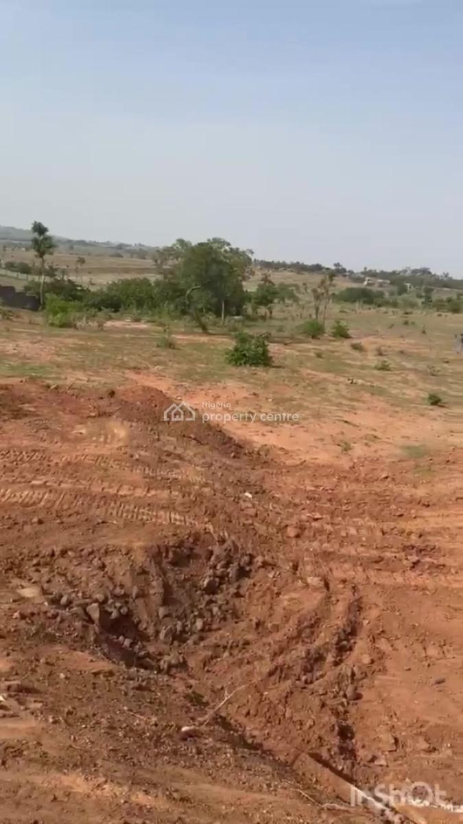 Apo Wasa --- 1st Plot By The Express  3.9 Hectares  ₦1.3b C of O, Wasa, Apo, Abuja, Mixed-use Land for Sale