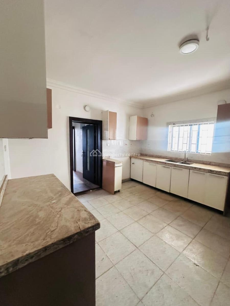 9 Bedroom Detached Duplex with 2 Rooms Bq, Maitama District, Abuja, Detached Duplex for Rent